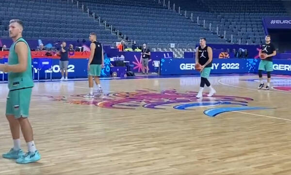 Εurobasket 2022: Έχει κέφια ο Ντόντσιτς - Το «έσταξε» από το κέντρο (video)