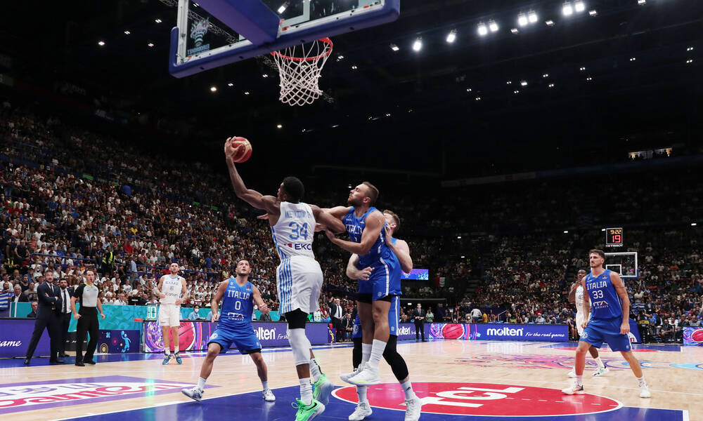 Eurobasket 2022: «Τρέλα» στο Μιλάνο από την ελληνική εξέδρα (video)