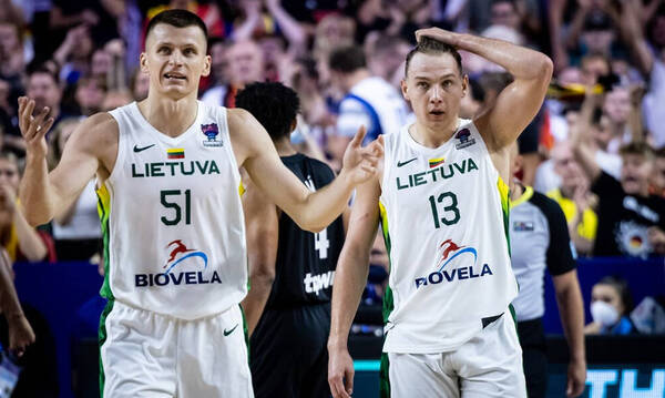 Eurobasket 2022: Η FIBA «τελείωσε» τους διαιτητές του Λιθουανία-Γερμανία μετά το τραγικό λάθος!