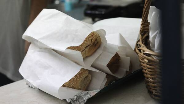 Νέες ανώτατες τιμές στα σχολικά κυλικεία - Πόσο θα κοστίζουν τοστ, τυρόπιτα, νερό