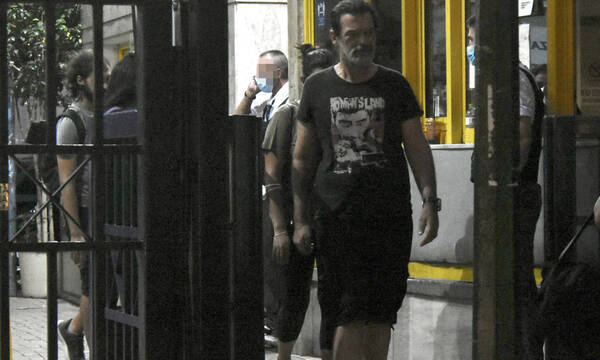 Κωνσταντίνος Καζάκος: Ράκος στο νοσοκομείο μετά την είδηση του θανάτου του πατέρα του
