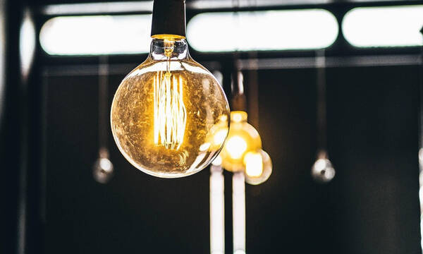 Κοινωνικό τιμολόγιο: Πώς θα πληρώσετε φθηνότερο ρεύμα - Τα 6 βήματα