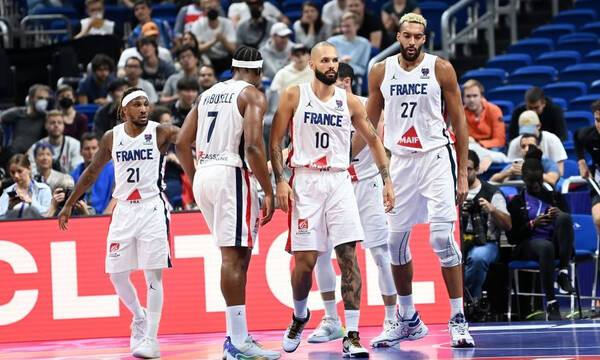 Eurobasket 2022: Απίθανες φάσεις από Φουρνιέ και Γκομπέρ στο Γαλλία-Ιταλία (videos)