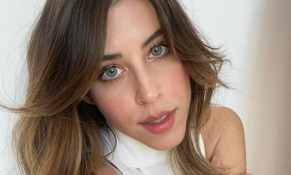 Το σπίτι της Demy θυμίζει κάτι από σύγχρονο παλάτι - Το τεράστιο σαλόνι και ο καταπράσινος κήπος
