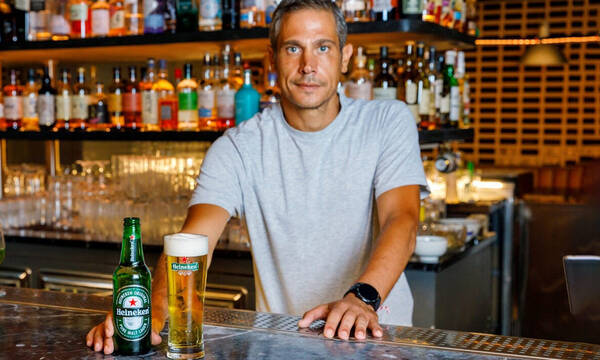 Μάριος Ηλιόπουλος: Ο bar expert του Six Dogs γνωρίζει καλά την απόλαυση της πρώτης γουλιάς