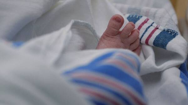 ΠΟΥ: Συναγερμός για παιδικό σιρόπι κατά του βήχα - Ύποπτο για τον θάνατο 66 παιδιών