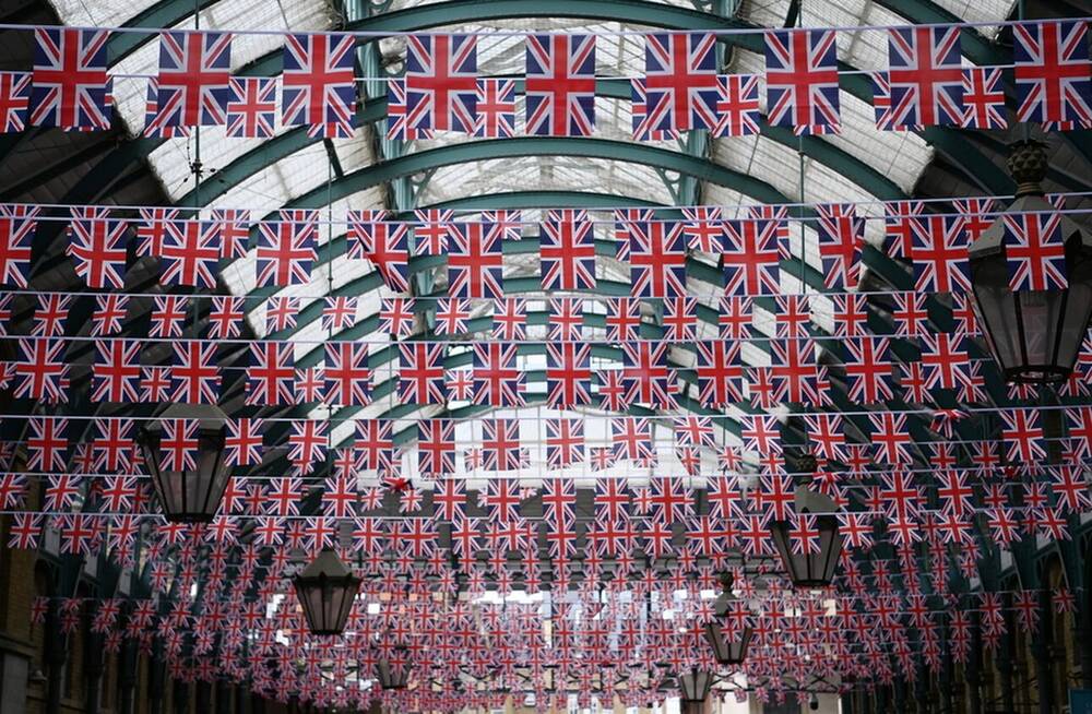 Τα νέα μηνύματα της Τράπεζας της Αγγλίας αλλάζουν την πορεία της στερλίνας