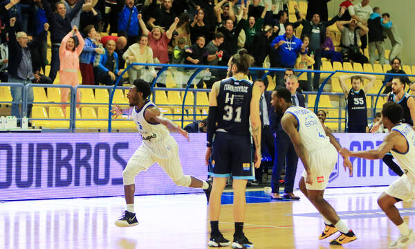 Καρδίτσα: Το τρομερό buzzer beater του Μπέιτμον (video)