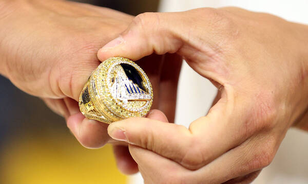 NBA: Τα ιδιαίτερα δαχτυλίδια των πρωταθλητών - οι συμβολισμοί των Ουόριορς (photos+videos)