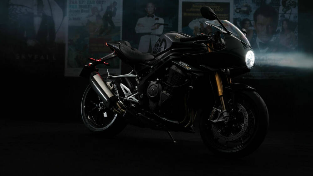 Με αυτή την Triumph Speed Triple RR, το No Time to Die θα είχε μικρότερη διάρκεια