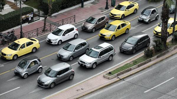 Τέλη κυκλοφορίας 2023: Μέσω του myCAR η κατάθεση πινακίδων- Τσουχτερά τα πρόστιμα