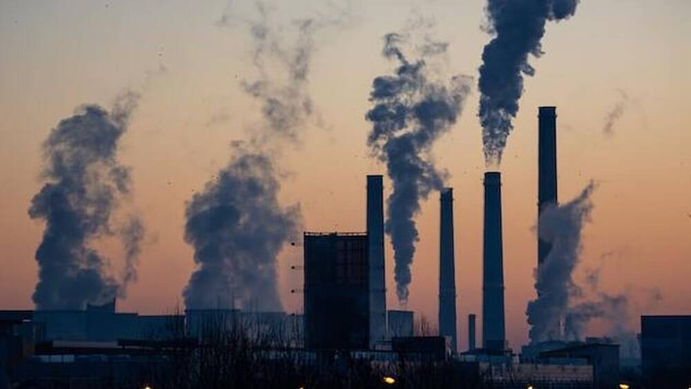 Έρευνα: Η ρύπανση του αέρα αυξάνει τον κίνδυνο άνοιας και εγκεφαλικού