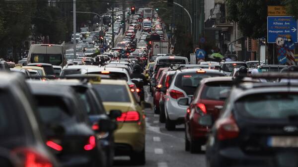 Τέλη κυκλοφορίας 2023: Τα ποσά που θα πληρώσουν οι ιδιοκτήτες ΙΧ