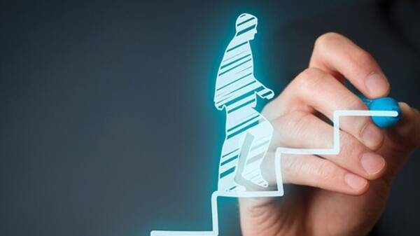 Επιτόκια: Το τέλος του φθηνού χρήματος και η ύφεση που έρχεται