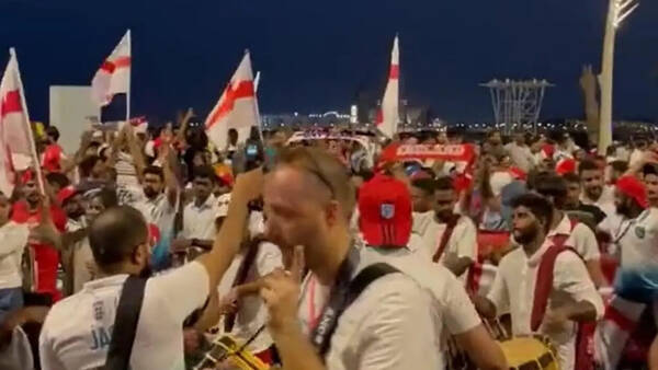 Το Κατάρ διδάσκει ατόφιο ποδοσφαιρικό ήθος με οπαδούς-ηθοποιούς 