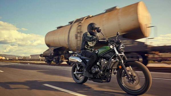 H Honda CL 500 έρχεται να μας θυμίσει τη χρήσιμη απλότητα της μοτοσικλέτας