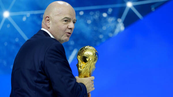 O Τζιάνι Ινφαντίνο κερδίζει ακόμα μία τετραετία στο τιμόνι της FIFA χωρίς αντίπαλο