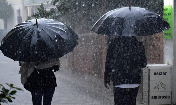 Καιρός: Συναγερμός για την ARIEL - Κυκλώνει τη χώρα με βροχές, χιόνια