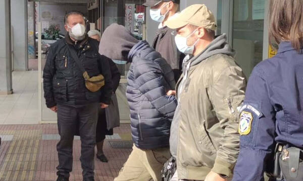 Γυναικοκτονία στον Πειραιά: Πήρε προθεσμία για την Πέμπτη ο 25χρονος