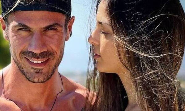 Πετρετζίκης – Παπαμιχαήλ: Tο ιδιαίτερο χριστουγεννιάτικο δέντρο τους