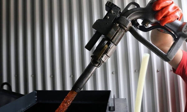 Πρόεδρος Πρατηριούχων: Χριστούγεννα με φθηνή βενζίνη - 20% πιο κάτω