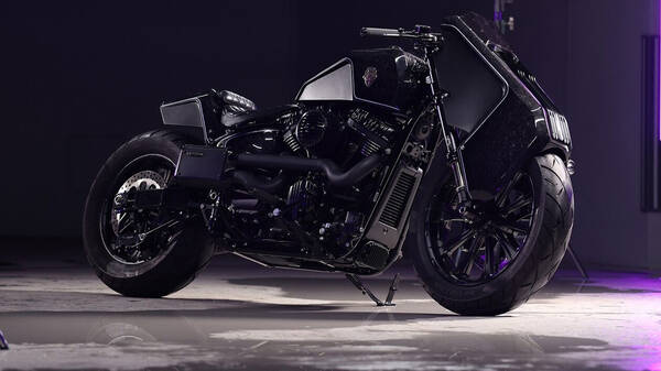 Αυτή η Harley από την Rough Crafts έχει κάτι από το Tron 