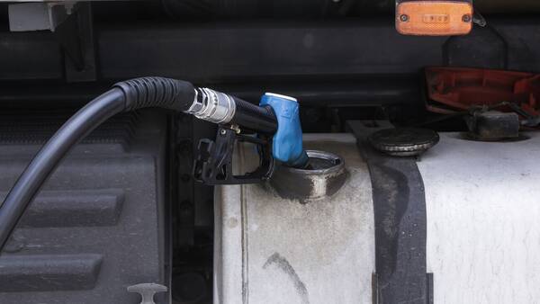 Καύσιμα: Σημαντική υποχώρηση των τιμών το τελευταίο εξάμηνο