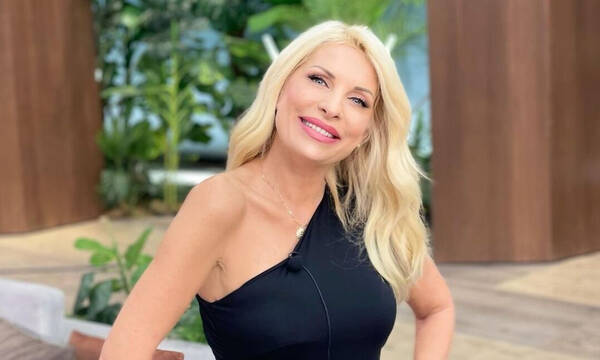 Ελένη Μενεγάκη: H φωτό από το νησί και η απίθανη θέα!
