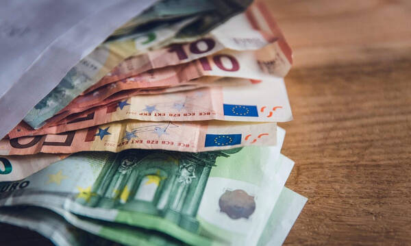 Πληρωμές:Λεφτά μπαίνουν και βγαίνουν στα πορτοφόλια έως τέλος του 2022