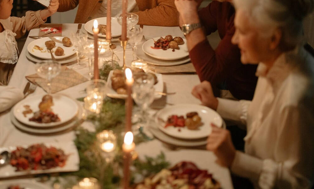 Πόσο θα κοστίσει το εορταστικό τραπέζι - Ακριβότερο σε σχέση με πέρυσι