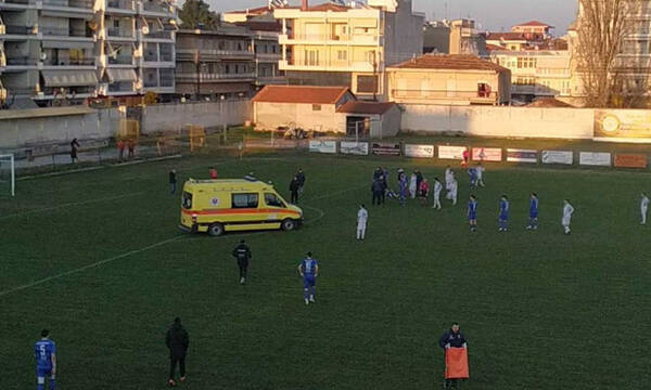 Γ' Εθνική: «Πάγωσαν» όλοι στο γήπεδο - Με ασθενοφόρο αποχώρησε ο παίκτης 