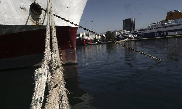 Νέες απεργίες προανήγγειλαν τα πληρώματα των ρυμουλκών