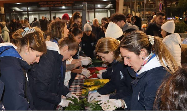 Πόλο: Ο Γιώργος Μαζωνάκης και τα κορίτσια του Εθνικού μαγείρεψαν για τον «Άλλο Άνθρωπο»! (vid)