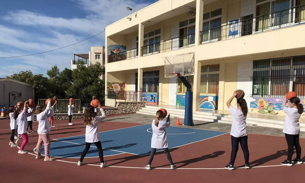 ΕΟΚ: Το «Τρίποντα στα Σχολεία» έφερε 4.000 μαθητές πιο κοντά στο μπάσκετ!