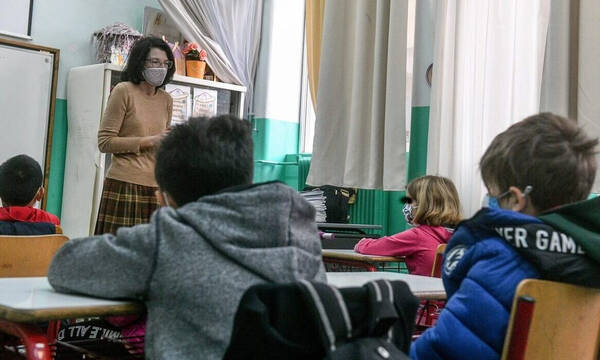 Κορυφώνεται το κύμα γρίπης - Ένα στα δέκα παιδιά χρειάζεται νοσηλεία