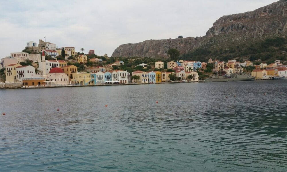 Economist: Μπορεί η Τουρκία να καταλάβει ένα μικρό ελληνικό νησί;