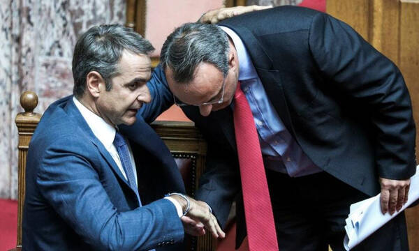 Νέα μέτρα στήριξης: Τι εξετάζεται για επιταγή ακρίβειας, ασφαλιστικές εισφορές και προσωπική διαφορά