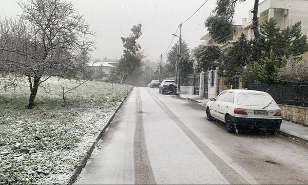 Κακοκαιρία Μπάρμπαρα: Χιόνια στην Αττική - Τι θα γίνει με τα σχολεία - Live η πορεία του καιρού