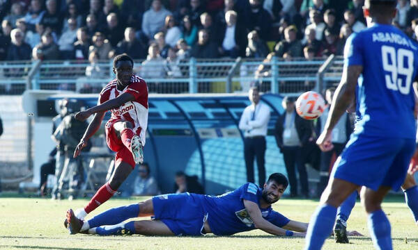 Λαμία - Ολυμπιακός: Με γκολάρα του Σαμασέκου το 0-1 - Τρία δοκάρια στον αγώνα (video)