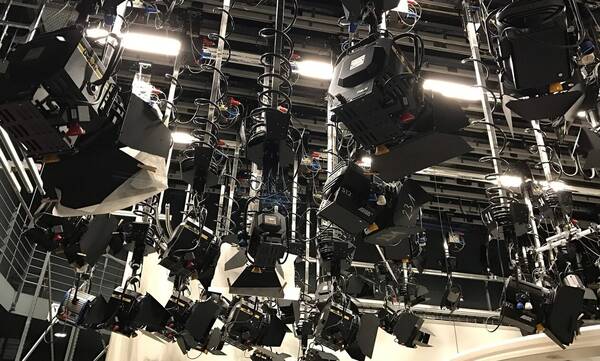 Πόρισμα σοκ για γνωστό παρουσιαστή: Δέσμευση περιουσίας και έρευνα για εγκληματική οργάνωση