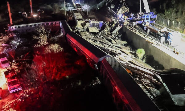 Σύγκρουση τρένων στα Τέμπη: Τραγωδία δίχως τέλος - Αυξάνεται ο αριθμός των νεκρών
