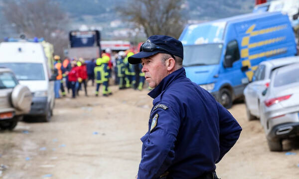 Τέμπη: Στον εισαγγελέα ο σταθμάρχης - Συνεχίζονται οι έρευνες στο τρίτο βαγόνι