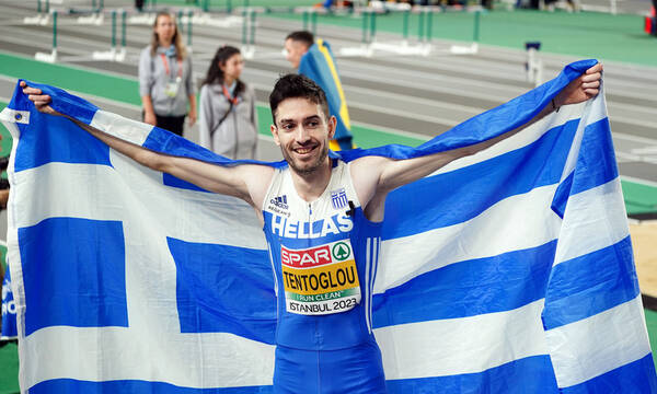 Μίλτος Τεντόγλου: Η απονομή στον Έλληνα πρωταθλητή κι ο εθνικός ύμνος στην Κωνσταντινούπολη (vids)