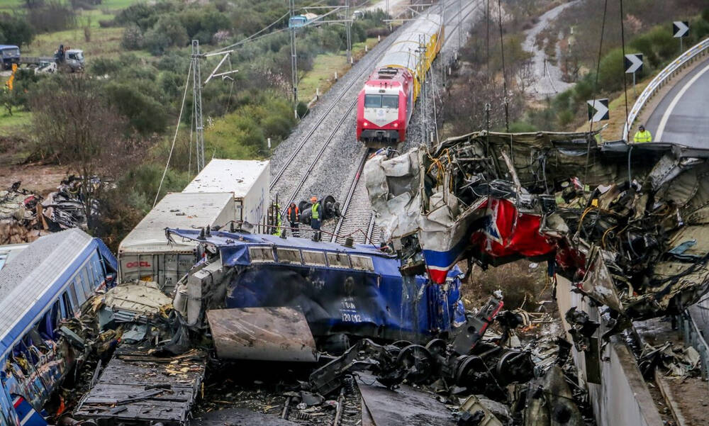 Τέμπη: Ο επιθεωρητής «τα ρίχνει» όλα στον σταθμάρχη και τον μηχανοδηγό