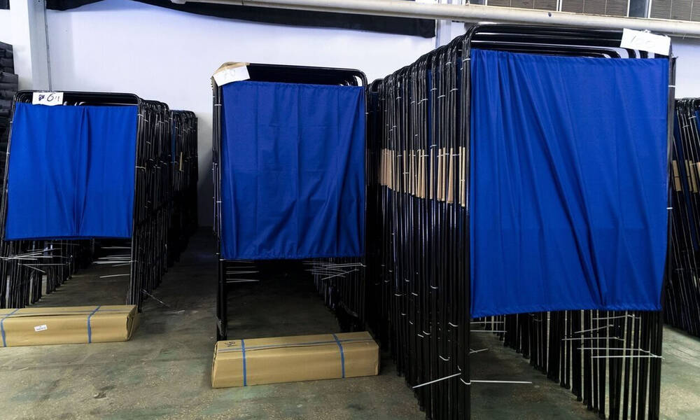 Δημοσκόπηση Marc - Στοιχίζουν τα Τέμπη στην κυβέρνηση: Έχασε 2,9 μονάδες