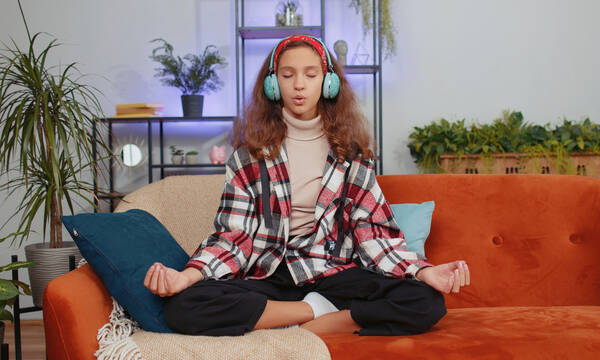 Mindfulness: Τα οφέλη για τα κορίτσια στην εφηβεία