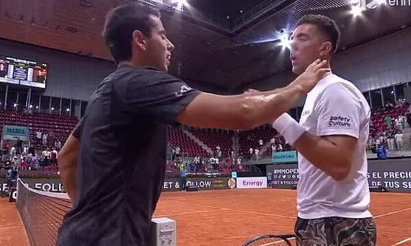 Θανάσης Κοκκινάκης: «Ντύθηκε» Νικ Κύργιος κι «αρπάχτηκε» με αντίπαλο και διαιτητή! (videos)