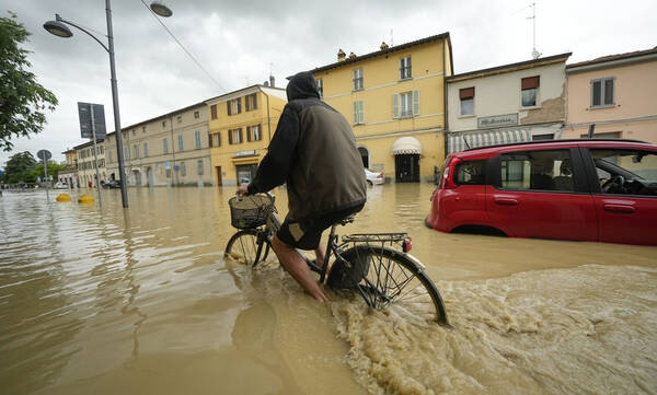 Συναγερμός στην Iταλία: 9 νεκροί, χιλιάδες άστεγοι από τις πλημμύρες -Ακυρώθηκε το Grand Prix της F1