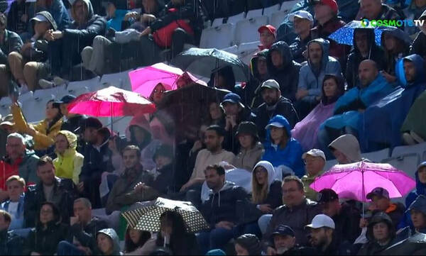 Στέφανος Τσιτσιπάς: Επανεκκίνηση μετά από 2 ώρες και 47 λεπτά! Νέα διακοπή κι αποδοκιμασίες στη Ρώμη