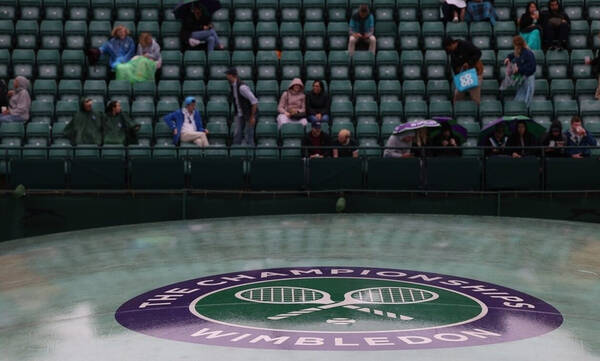 Wimbledon: Πανδαισία με 87 αγώνες λόγω καιρού | «Μάχη» για ανατροπή ο Τσιτσιπάς, πρεμιέρα η Σάκκαρη